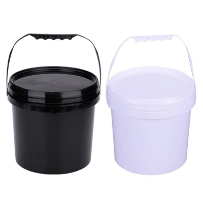 Plastično vedro s pokrovom